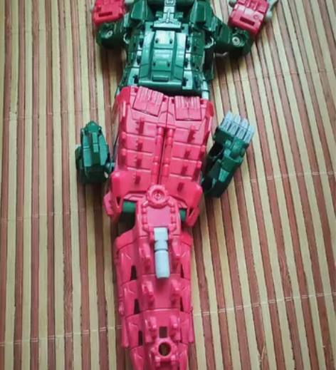 大力金刚火箭和坦克，火箭电池没有了，需自己...