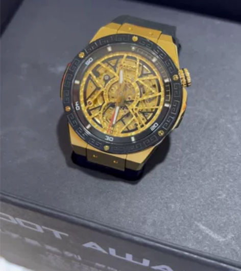 雷诺双子星机械表黑金款，热卖表款 手表有盒...