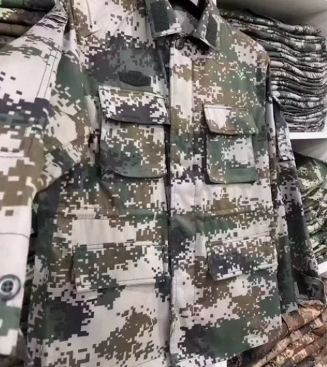 出际华品牌的迷彩套装工作服，库存老款 二手...