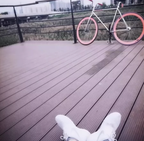 死飞 当时买 4000 现在400 拿去玩...