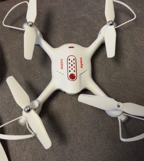 SYMA飞行器，有备用螺旋桨，没有包装盒了...