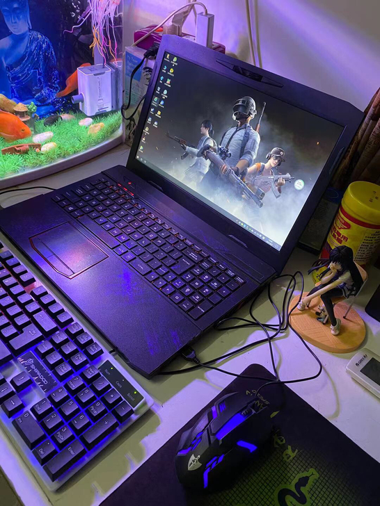 ：神舟战神炫龙银魂游戏笔记本电脑。 神舟战...