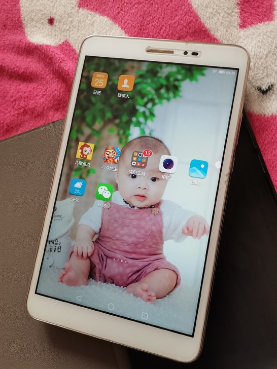 华为荣耀平板  3+32G内存。一点毛病也...