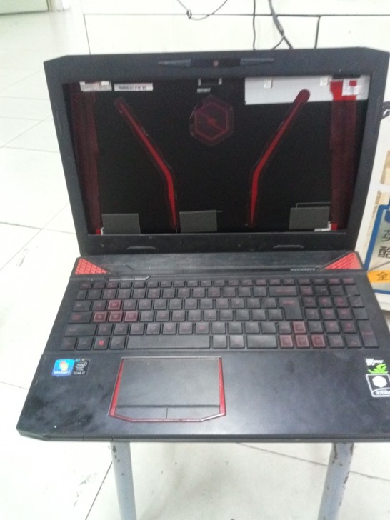 机械革命x6s 主板卖了，其他都在，壳成色...