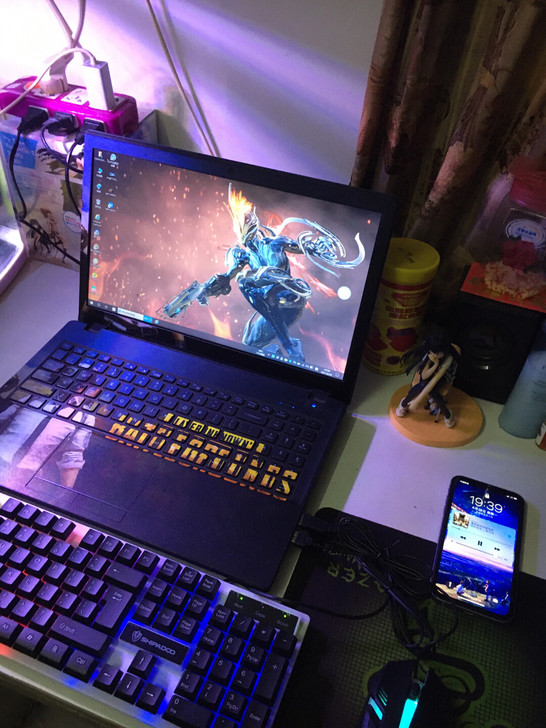 神舟战神炫龙毁灭者游戏笔记本电脑。 :运行...