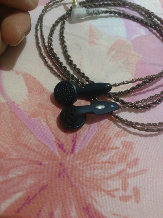 关联索尼飞翼耳机换线版