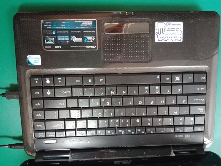 华硕笔记本电脑，几乎全新，只是使用了三个月...