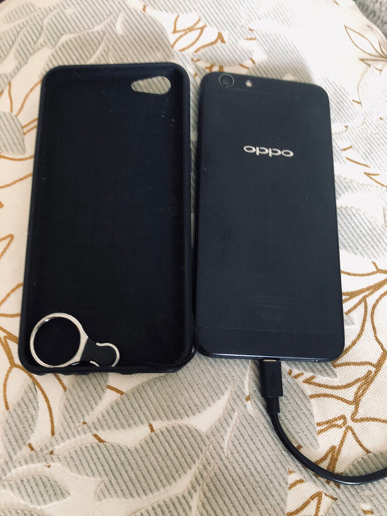 闲置手机处理oppo a57有个角落坏了，...