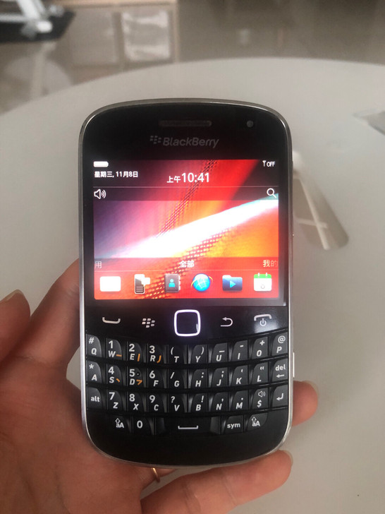 黑莓手机,可上网,背面边框有划痕和氧化,介...