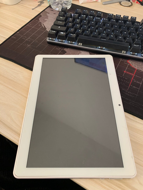 华为平板，充不上电，100拿走，不知道啥型...