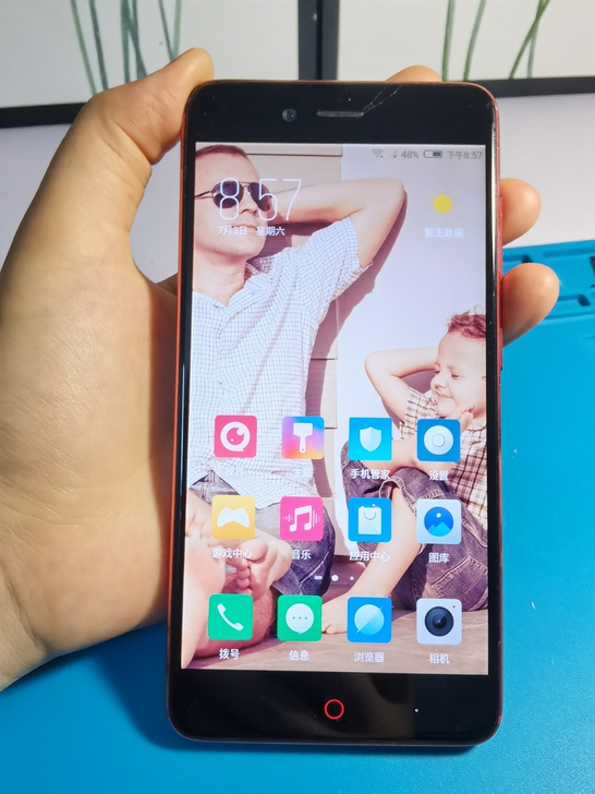 努比亚 z17mini 6+64G 屏幕上...