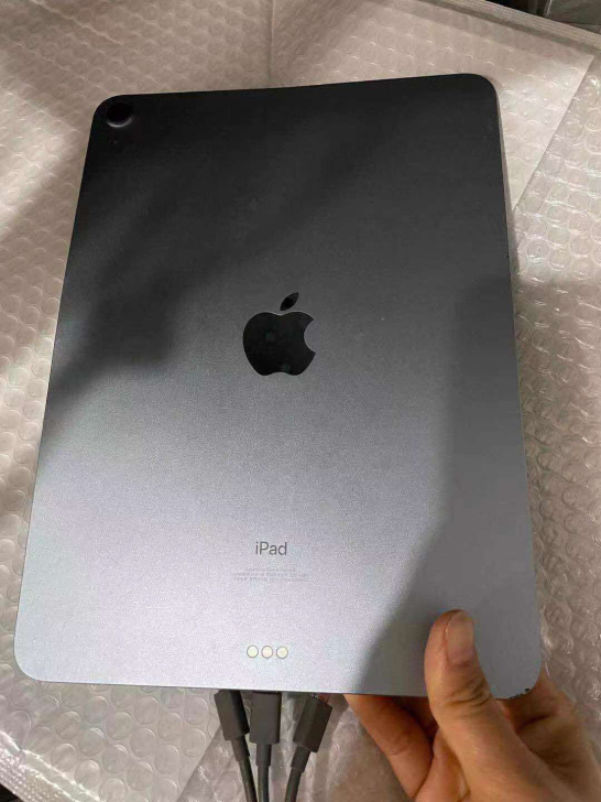 iPad air 平板开机屏碎，有id，在...