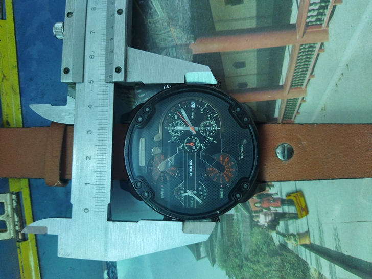 大盘特殊【迪塞】石英表一块，走时，其他不懂...