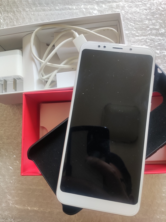 红米5plus 4+64  95新 功能全...