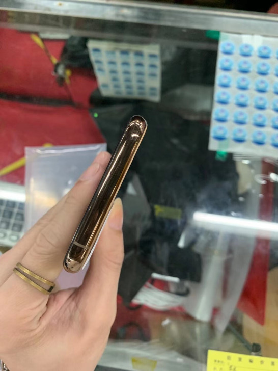 美版单卡 iPhone 11 Pro 金色...