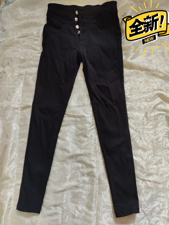 所有都仅试穿，一次都没穿出去，首图裤子是带...