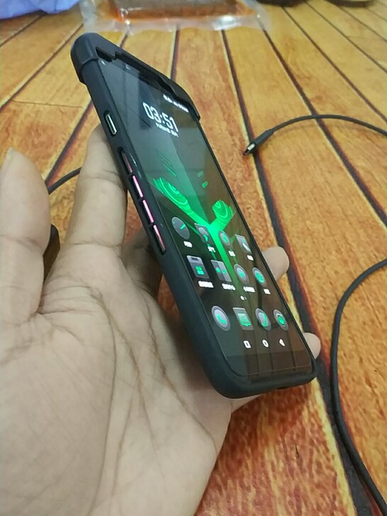 小米黑鲨helo黑鲨一游戏手机8+128