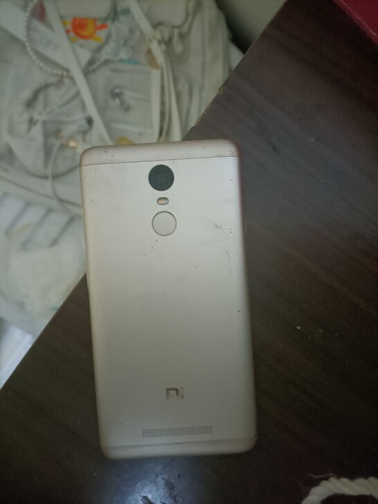 闲置手机出手200出了放着也没什么用