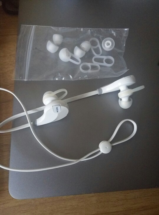 蓝牙耳机，QCY，做工和品质非常好，可支持...