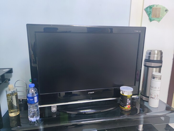 清华同方电视外加。电视柜     应该是3...