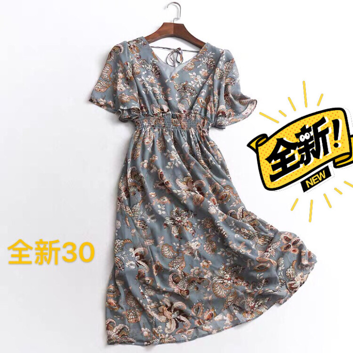 法式V领连衣裙短袖夏ins超火收腰海边度假...