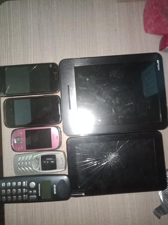 手机，平板电脑(华为，诺基亚，步步高，小米...