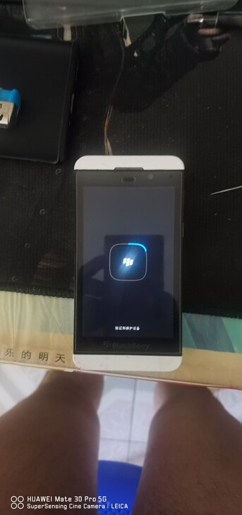 一黑莓手机 当初别人给的 用了几天 后没用...