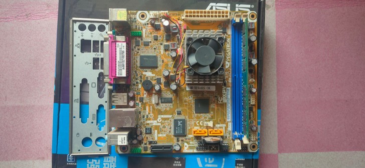 方正电脑主机拆机迷你主板   测试功能正常