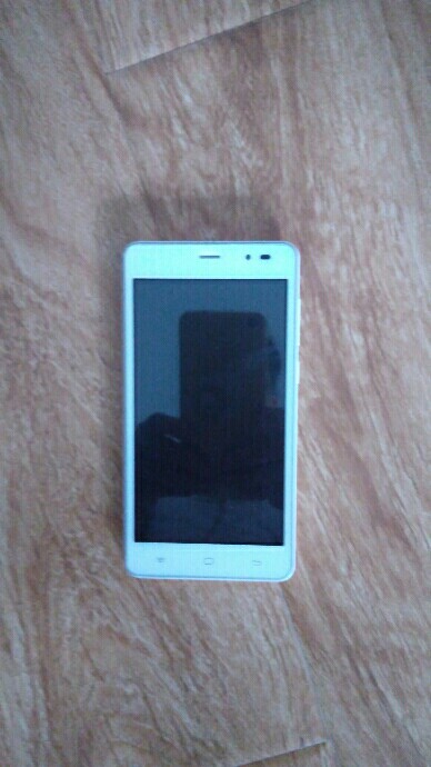 海信手机电信版白色。9.9新是款不错的备用...