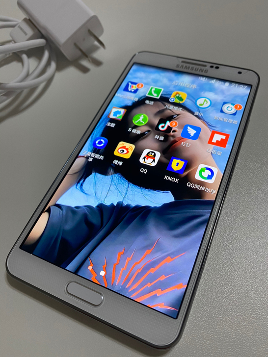 全新三星手机，型号Note3，以前办事人家...