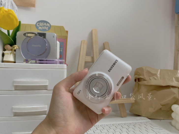 三星奶白色老数码相机 ccd