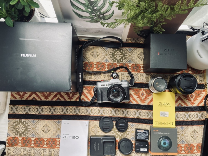 几乎全新的银色复古富士XT20 套机微单