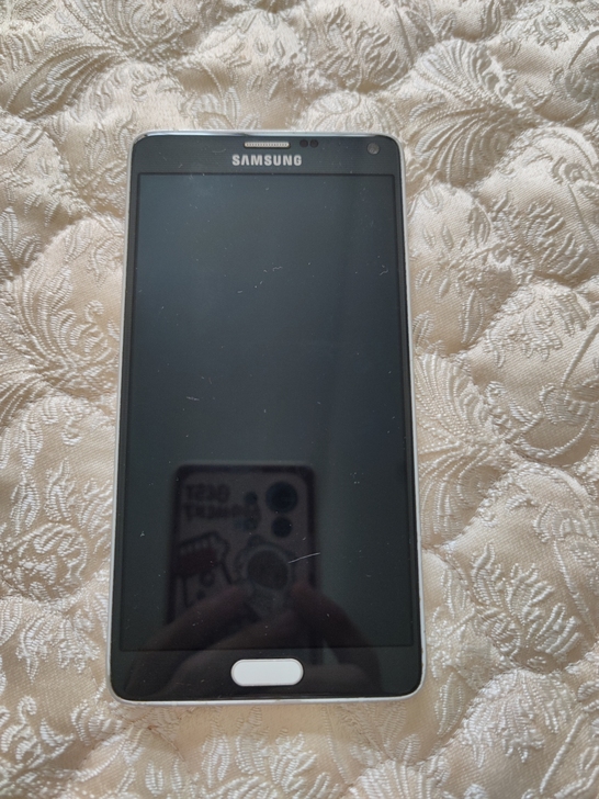 买了新手机，这台手机成了闲置，出售该款闲置...