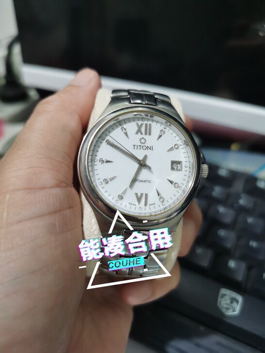 家里闲置的机械表，摇表器摆不下了，指针有点...