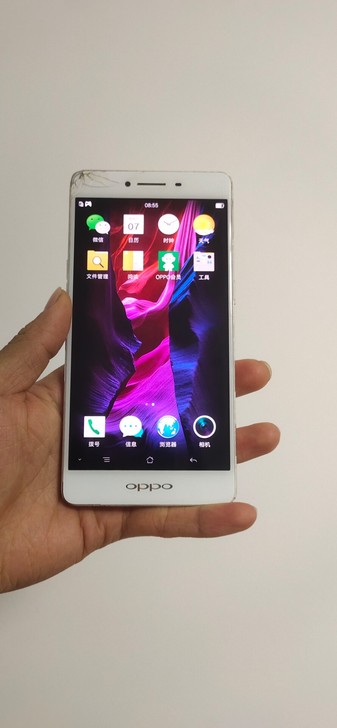 oppor7sm全网通4+32手机的外屏碎...