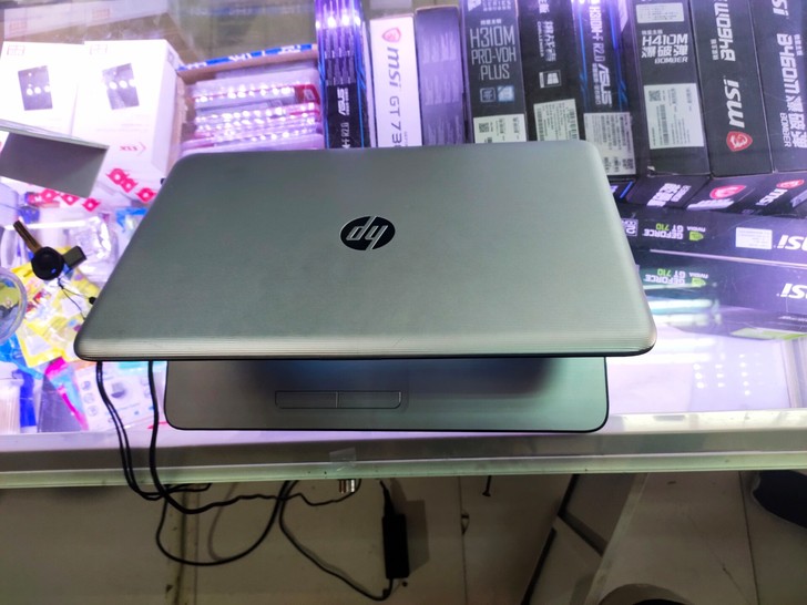 惠普笔记本电脑