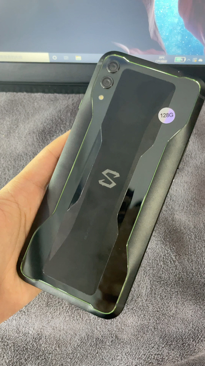 黑鲨游戏手机2 8+128G 整体成色新