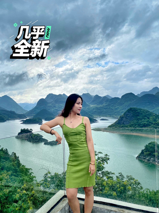 绿色裙子,针织衫裙子,针织裙。购物实体店,...