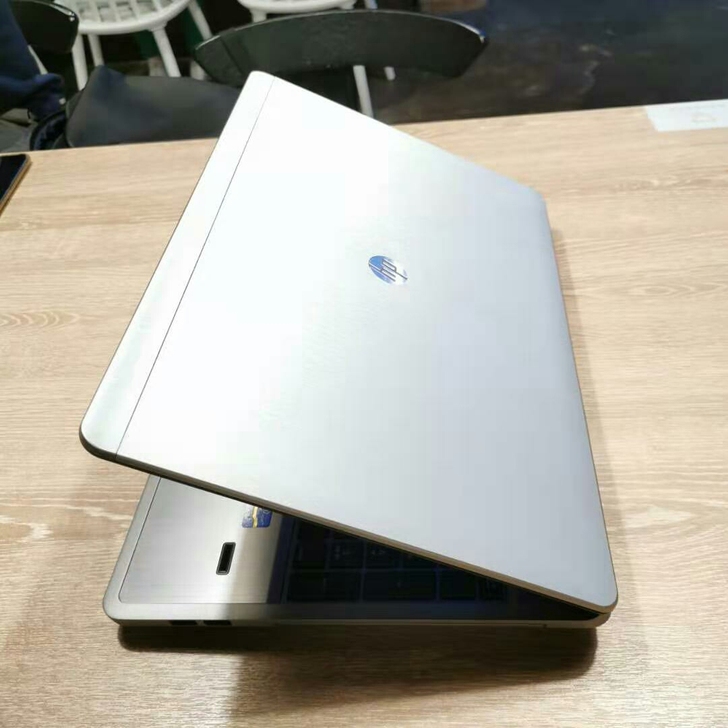 女生闲置惠普笔记本电脑 i7处理器 8g运行