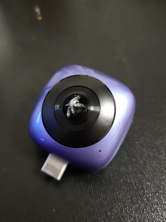 华为360全景相机，有一面镜头盖摔裂了。功...