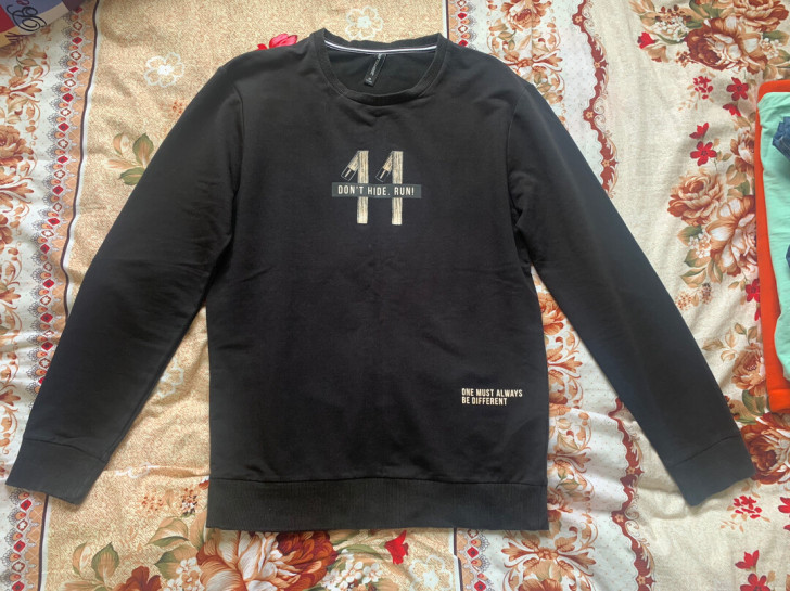 真维斯男黑色卫衣 M码 175/96A