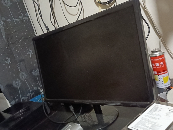 24寸144hz显示器，DP和HDMI接口...