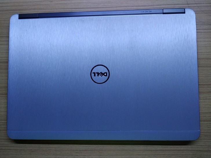 Dell E7240  办公2D有些没压力...