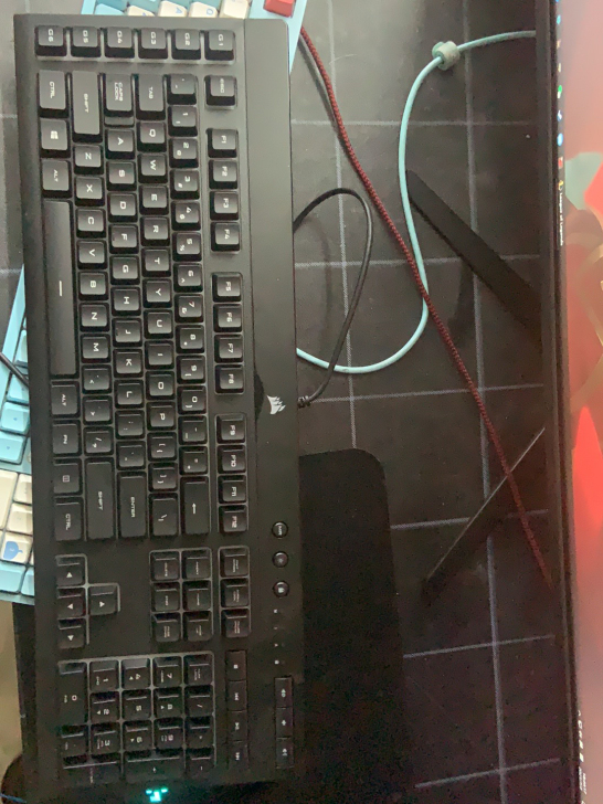 海盗船键盘，使用过3天，原盒都在，还有一个...