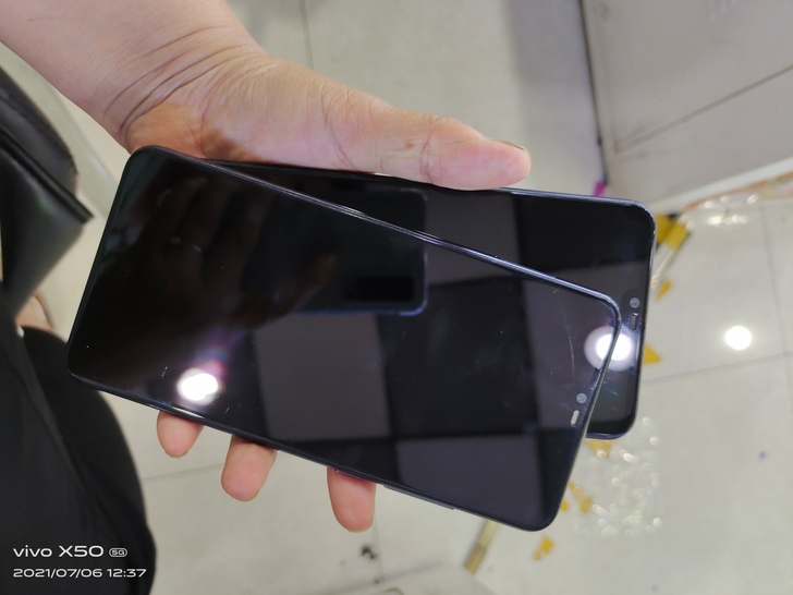 小米8青春，一台6+64....一台4+64