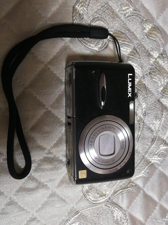 松下相机,没电池,没卡。