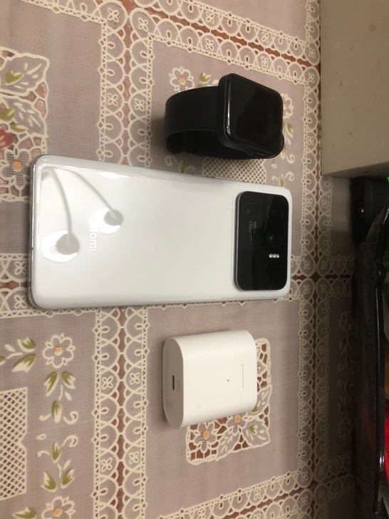 小米11Ultra 带耳机手表,可卖可换,...