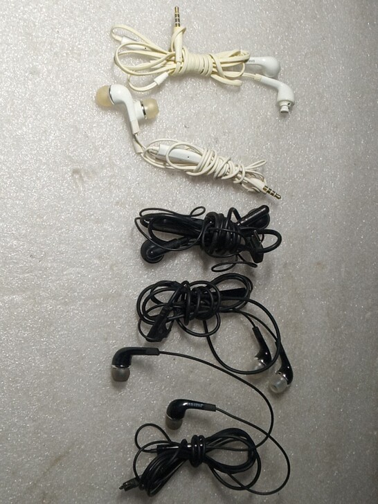 几个老三星手机耳机T1