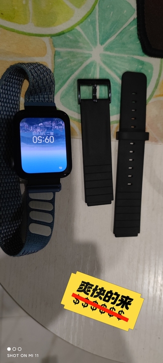 小米手表如图，侧边有磕碰，原厂表带加送一个...