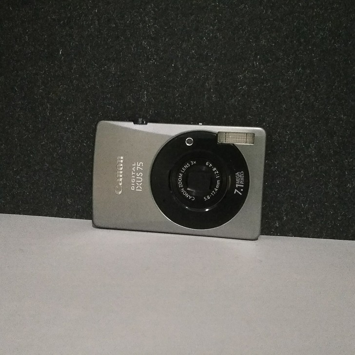 佳能IXUS75数位相机，710万像素。